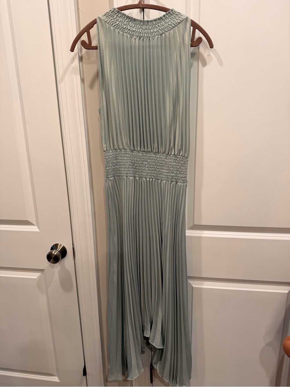 Xscape Sage Green Pleated Sleeveless Maxi Dress